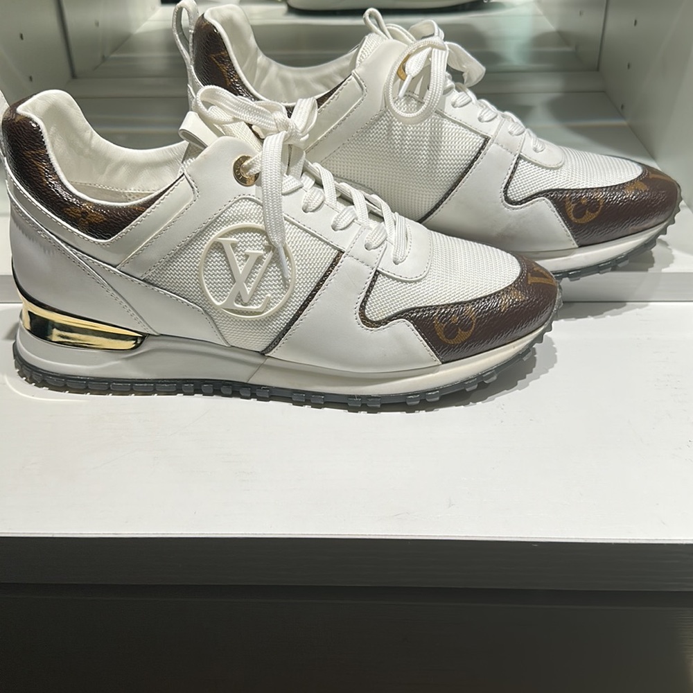Louis Vuitton Runaway Sneaker - Picture 2 of 6